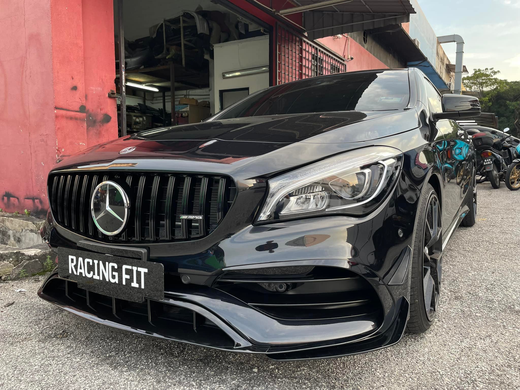 W117 CLA FACELIFT CLA45 BODYKIT CONVERSION